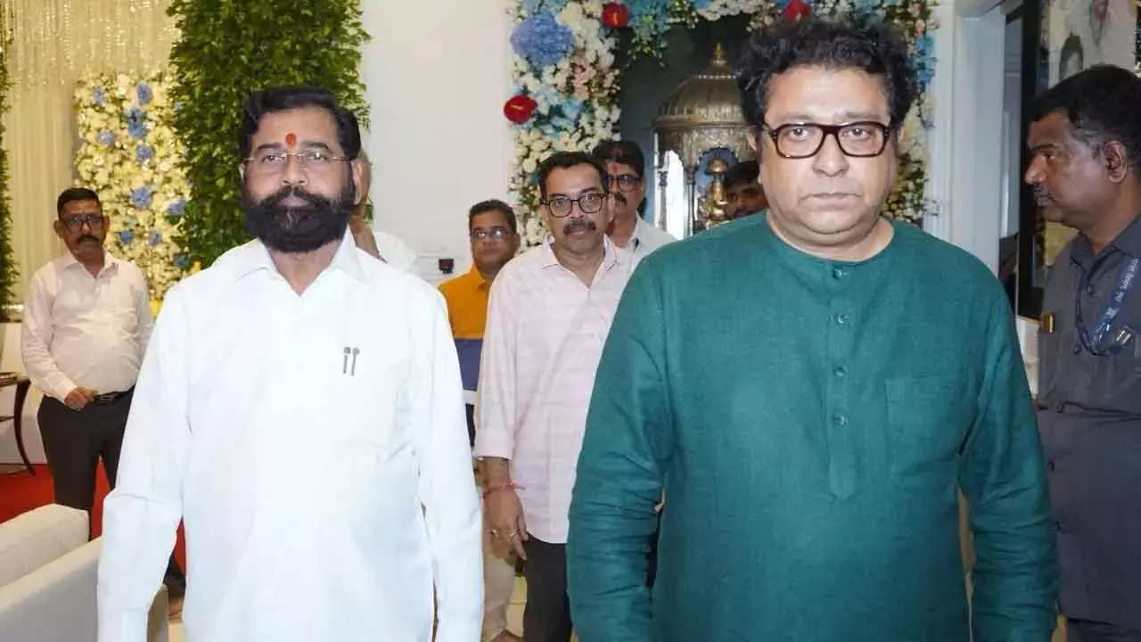 महाराष्ट्र मेयर चुनावों से पहले बीजेपी और कांग्रेस में अंदरूनी कलह के बीच MNS ने शिंदे सेना को समर्थन दिया महाराष्ट्र मेयर चुनावों से पहले बीजेपी और कांग्रेस में अंदरूनी कलह के बीच MNS ने शिंदे सेना को समर्थन दिया