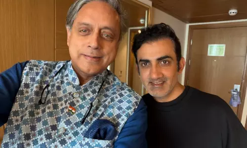 Gambhir से मुलाकात के बाद थरूर बोले, पीएम के बाद सबसे बड़ी जिम्मेदारी उन्हीं पर