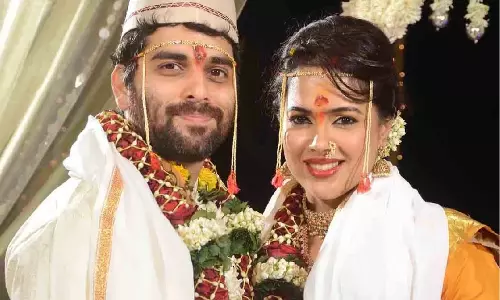 Sameera Reddy ने अपनी शादी की 12वीं सालगिरह मनाई, शादी की तस्वीरें शेयर कीं