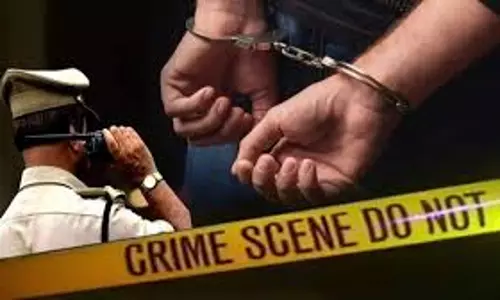 Bahraich: गोवंश वध आरोपियों पर पुलिस का शिकंजा Bahraich: गोवंश वध आरोपियों पर पुलिस का शिकंजा
