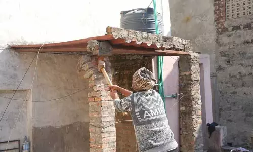 Jalandhar: ड्रग तस्करों के अवैध ठिकानों पर हंगामा