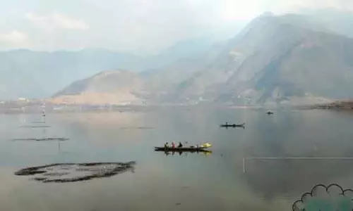 Kashmir बर्फबारी और बारिश के लिए तैयार