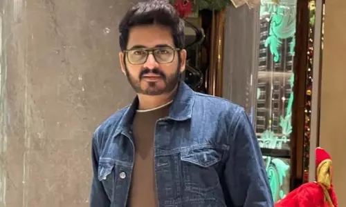 बंगाली एक्टर हिरन चटर्जी ने युवा मॉडल से शादी की; पहली पत्नी ने इसे Illegal बताया बंगाली एक्टर हिरन चटर्जी ने युवा मॉडल से शादी की; पहली पत्नी ने इसे Illegal बताया