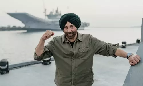 Sunny Deol ‘बॉर्डर 2’ रिलीज़ से पहले INS विक्रांत पहुंचे