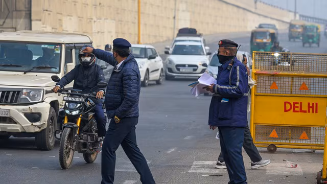 New Delhi: साल में पांच बार नियम तोड़ने पर लाइसेंस रद्द करने का प्रावधान New Delhi: साल में पांच बार नियम तोड़ने पर लाइसेंस रद्द करने का प्रावधान
