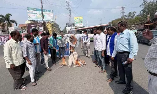नगरपालिका चुनावों में BJP को हराना चाहिए: दलित नेता