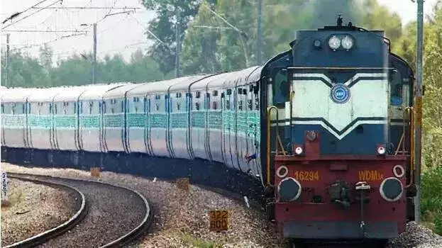 Kerala: कोच के अंदर महिला मृत पाई गई; ट्रेनें लेट हो रही