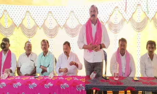 कोडाडा के पूर्व विधायक बोल्लम मल्लैया यादव ने नगर पालिका चुनावों में BRS को समर्थन देने की अपील कोडाडा के पूर्व विधायक बोल्लम मल्लैया यादव ने नगर पालिका चुनावों में BRS को समर्थन देने की अपील