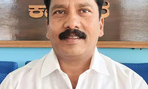 Karwar : एंडोसल्फान से प्रभावित बच्चों के लिए उम्मीद की एक किरण Karwar : एंडोसल्फान से प्रभावित बच्चों के लिए उम्मीद की एक किरण