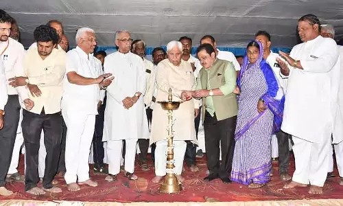 रेजिडेंशियल स्कूलों में 2.38 लाख बच्चों को शिक्षा दी गई: Minister Zameer Ahmed Khan रेजिडेंशियल स्कूलों में 2.38 लाख बच्चों को शिक्षा दी गई: Minister Zameer Ahmed Khan