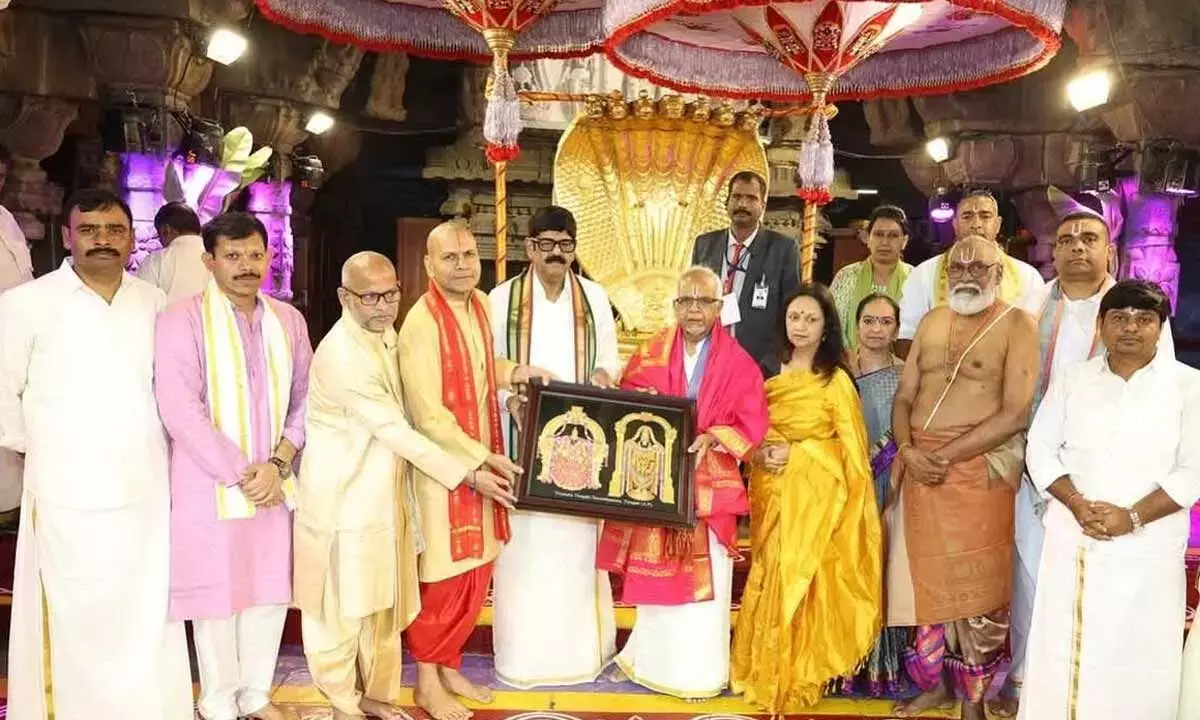Minister अनम ने तिरुमाला का दौरा किया, आध्यात्मिक पहलों पर प्रकाश डाला Minister अनम ने तिरुमाला का दौरा किया, आध्यात्मिक पहलों पर प्रकाश डाला