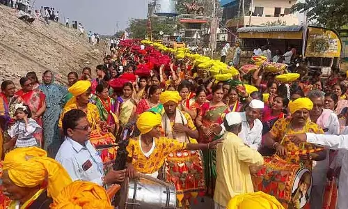 Vijayapura : इत्तिनहल्ली साहित्य महोत्सव का शानदार उद्घाटन Vijayapura : इत्तिनहल्ली साहित्य महोत्सव का शानदार उद्घाटन