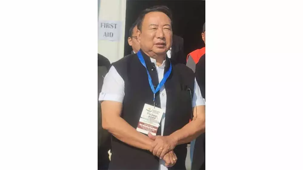 Naga लोग ब्लेम गेम में चैंपियन अज़ो Naga लोग ब्लेम गेम में चैंपियन अज़ो
