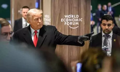 Trump  के बदले तेवर: टैरिफ और ग्रीनलैंड पर पीछे हटे अमेरिकी राष्ट्रपति