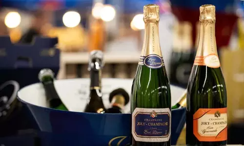 फ्रांस का कहना है कि ट्रंप को Champagne tariff की धमकी देना बंद करना चाहिए