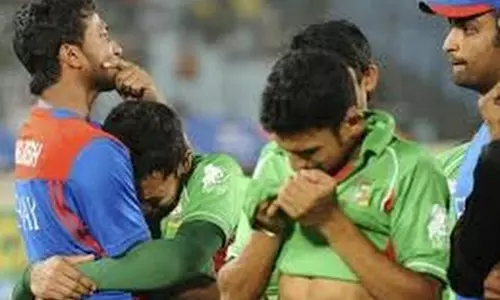 Sports: T20 WC में बांग्लादेश की गैरहाजिरी से सियासी हलचल Sports: T20 WC में बांग्लादेश की गैरहाजिरी से सियासी हलचल