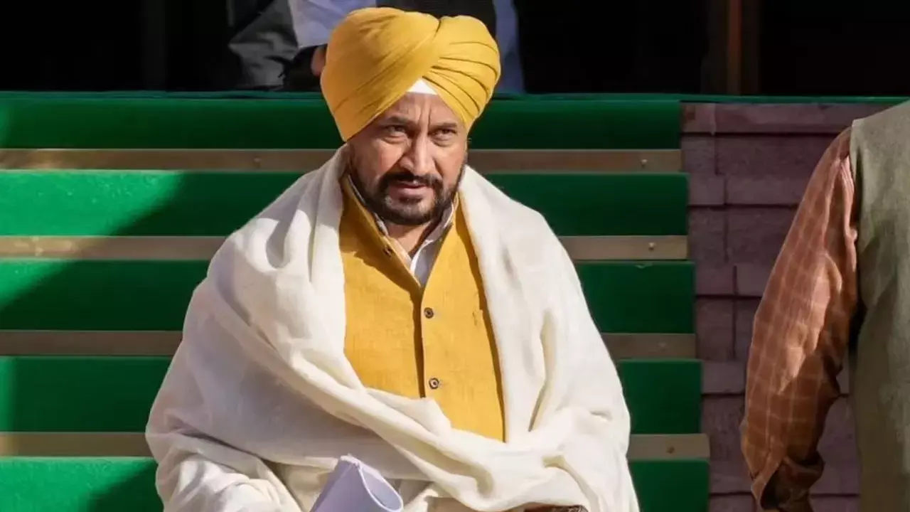 Chandigarh: पंजाब कांग्रेस में नेतृत्व को लेकर बढ़ी तनातनी Chandigarh: पंजाब कांग्रेस में नेतृत्व को लेकर बढ़ी तनातनी