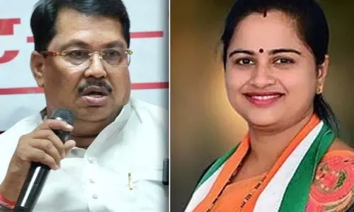 Congress Controversy: जीतने वाले पार्षदों को लेकर धनोरकर और वडेट्टीवार गुटों में टकराव Congress Controversy: जीतने वाले पार्षदों को लेकर धनोरकर और वडेट्टीवार गुटों में टकराव