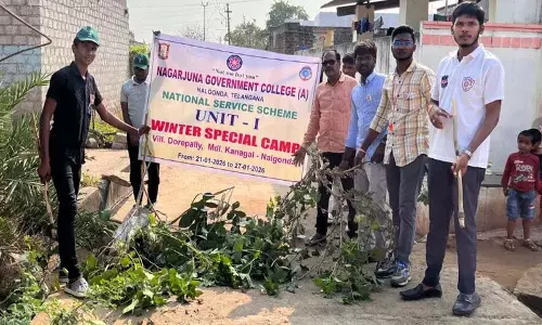 पर्यावरण को साफ रखना चाहिए: Sarpanch Yellamma पर्यावरण को साफ रखना चाहिए: Sarpanch Yellamma