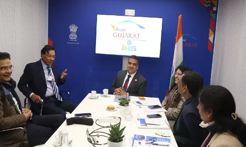 हर्ष सांघवी ने Davos में उद्योगपतियों से मुलाकात की
