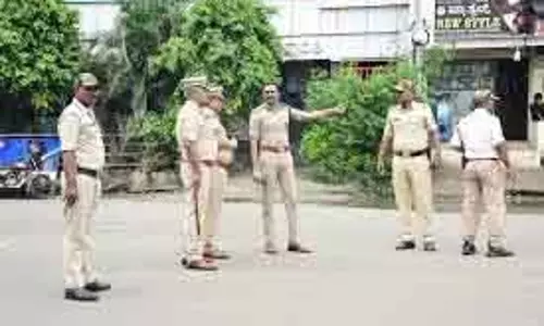 Nakrekal इंस्पेक्टर पर गिरी गाज: महिला कांस्टेबल से अफेयर के दावे के बाद हटाए गए Nakrekal इंस्पेक्टर पर गिरी गाज: महिला कांस्टेबल से अफेयर के दावे के बाद हटाए गए
