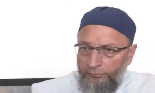 Owaisi ने जयशंकर से म्यांमार-थाईलैंड सीमा पर गुलाम बने भारतीयों को बचाने का आग्रह किया Owaisi ने जयशंकर से म्यांमार-थाईलैंड सीमा पर गुलाम बने भारतीयों को बचाने का आग्रह किया