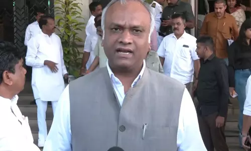 Karnataka के मंत्री प्रियांक खर्गे ने राज्यपाल द्वारा प्रथागत संबोधन देने से इनकार करने पर उनकी आलोचना की