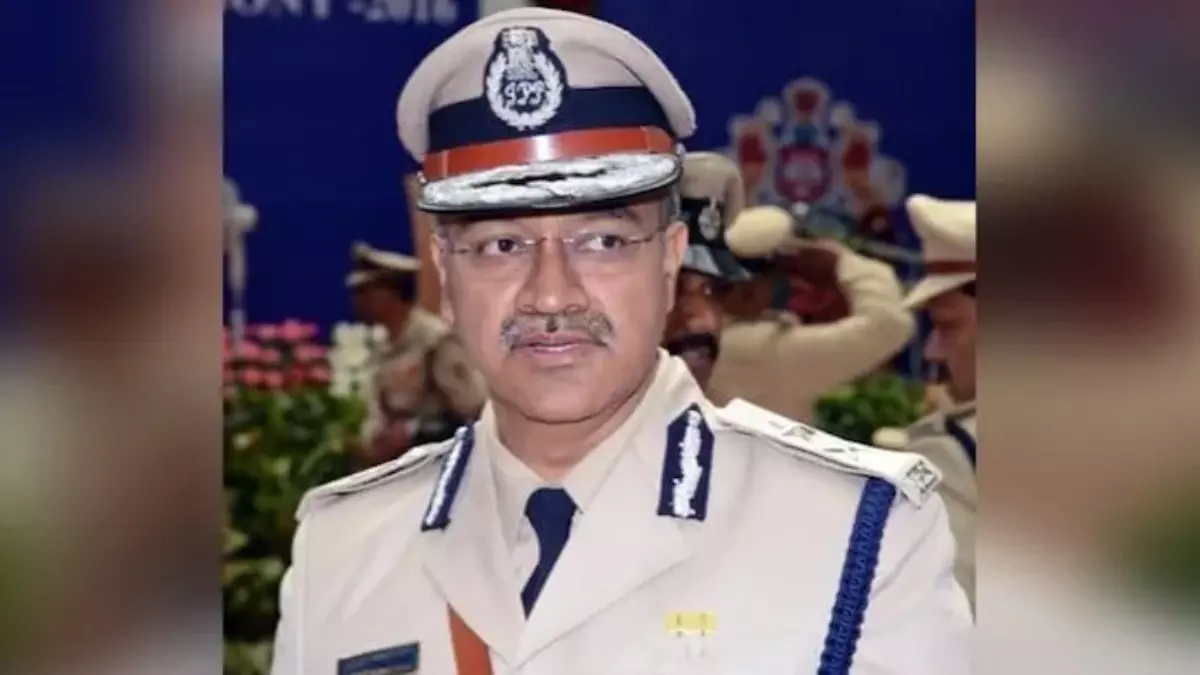 बेंगलुरु एयरपोर्ट छेड़छाड़: Korean महिला से बदसलूकी, स्टाफ गिरफ्तार बेंगलुरु एयरपोर्ट छेड़छाड़: Korean महिला से बदसलूकी, स्टाफ गिरफ्तार