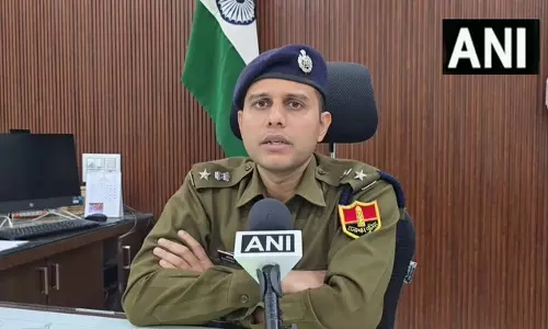 जैसलमेर में SP ने पाकिस्तान सीमा पर BSF के ऑपरेशन अलर्ट के बीच बढ़ाई गश्त, स्थानीय लोगों से सुरक्षा पर चर्चा जैसलमेर में SP ने पाकिस्तान सीमा पर BSF के ऑपरेशन अलर्ट के बीच बढ़ाई गश्त, स्थानीय लोगों से सुरक्षा पर चर्चा