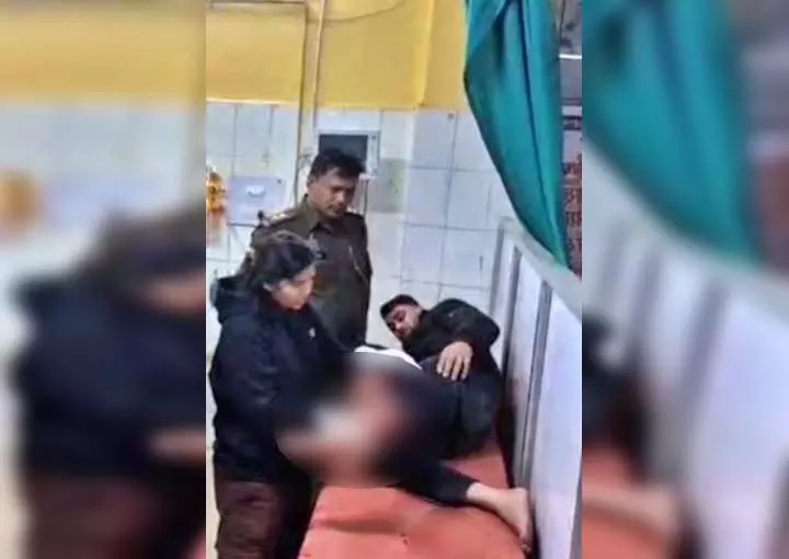 ब्लैकमेलिंग और धर्मांतरण करवाने का खेल, आरोपी को मुठभेड़ के बाद दबोचा गया ब्लैकमेलिंग और धर्मांतरण करवाने का खेल, आरोपी को मुठभेड़ के बाद दबोचा गया