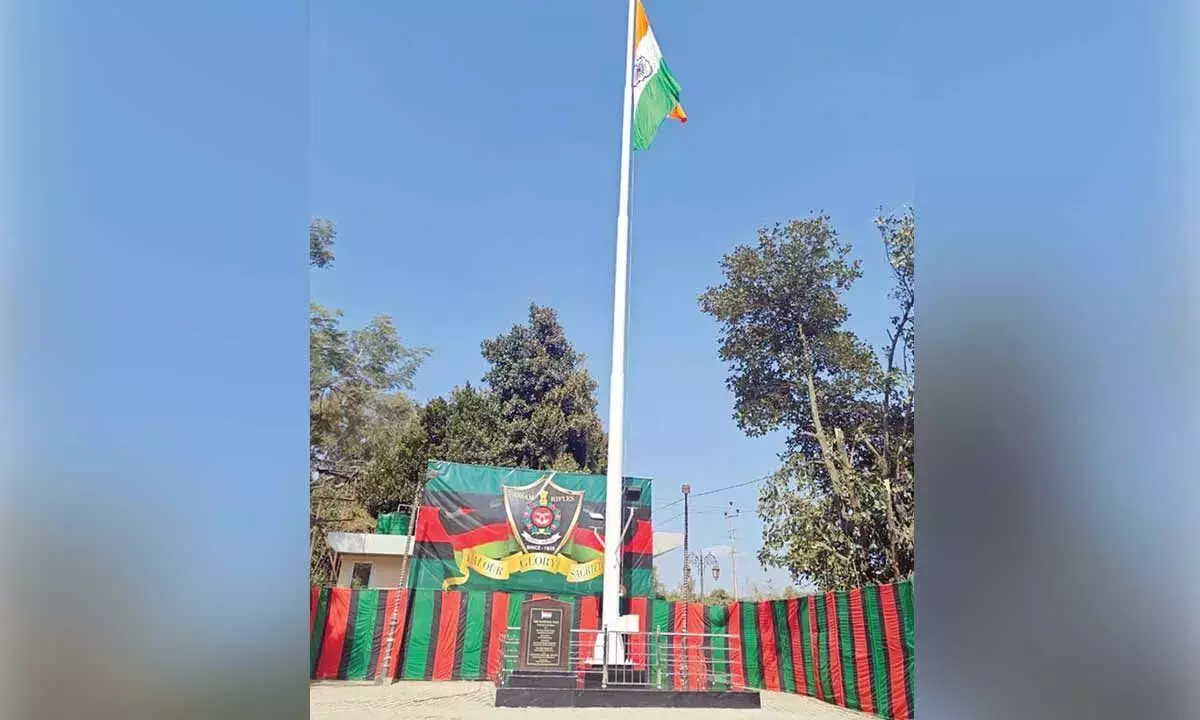 FFOI ने कांगला किले में 200वां विशाल राष्ट्रीय ध्वज स्थापित किया FFOI ने कांगला किले में 200वां विशाल राष्ट्रीय ध्वज स्थापित किया