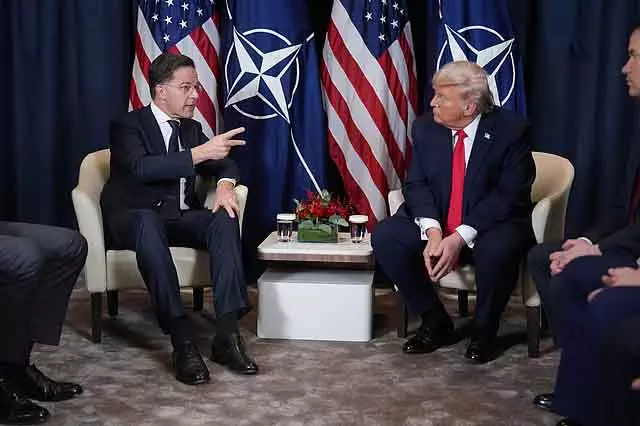 ट्रंप ने Greenland पर पीछे हटते हुए टैरिफ की धमकी रद्द की, NATO आर्कटिक डील पर सहमति ट्रंप ने Greenland पर पीछे हटते हुए टैरिफ की धमकी रद्द की, NATO आर्कटिक डील पर सहमति