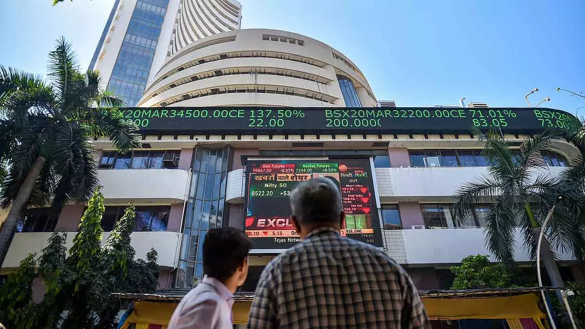 ग्लोबल ट्रेड टेंशन कम होने से मार्केट 1% चढ़ा; PSU बैंक, ऑटो स्टॉक्स चमके ग्लोबल ट्रेड टेंशन कम होने से मार्केट 1% चढ़ा; PSU बैंक, ऑटो स्टॉक्स चमके