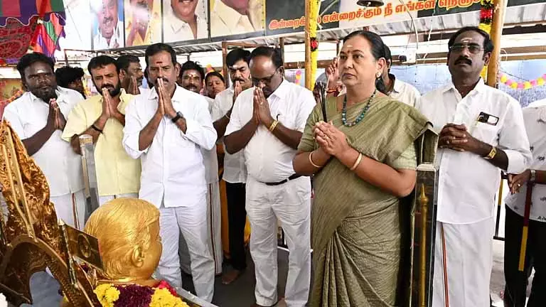 प्रेमलता ने NDA के प्रस्तावों को नकारा, DMK सरकार की तारीफ़ की प्रेमलता ने NDA के प्रस्तावों को नकारा, DMK सरकार की तारीफ़ की