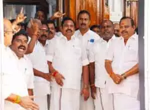 तमिलनाडु विधानसभा: किसानों के मुद्दों पर AIADMK ने वॉकआउट किया तमिलनाडु विधानसभा: किसानों के मुद्दों पर AIADMK ने वॉकआउट किया