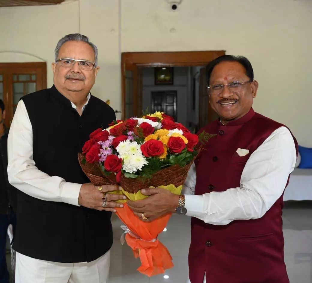आगामी बजट सत्र 2026-27 को लेकर रमन और साय के बीच हुई चर्चा आगामी बजट सत्र 2026-27 को लेकर रमन और साय के बीच हुई चर्चा