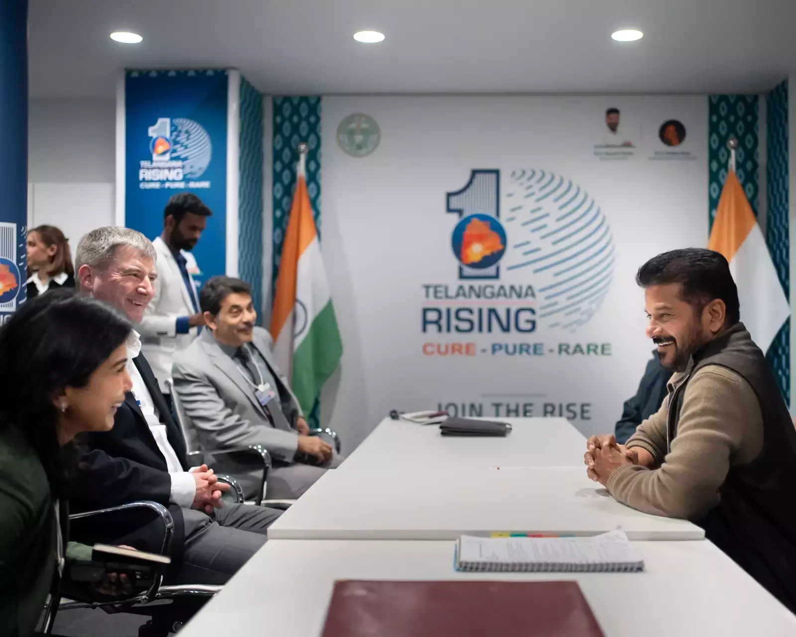 तेलंगाना ने WEF में ग्लोबल AI इनोवेशन एंटिटी, Aikam लॉन्च किया तेलंगाना ने WEF में ग्लोबल AI इनोवेशन एंटिटी, Aikam लॉन्च किया