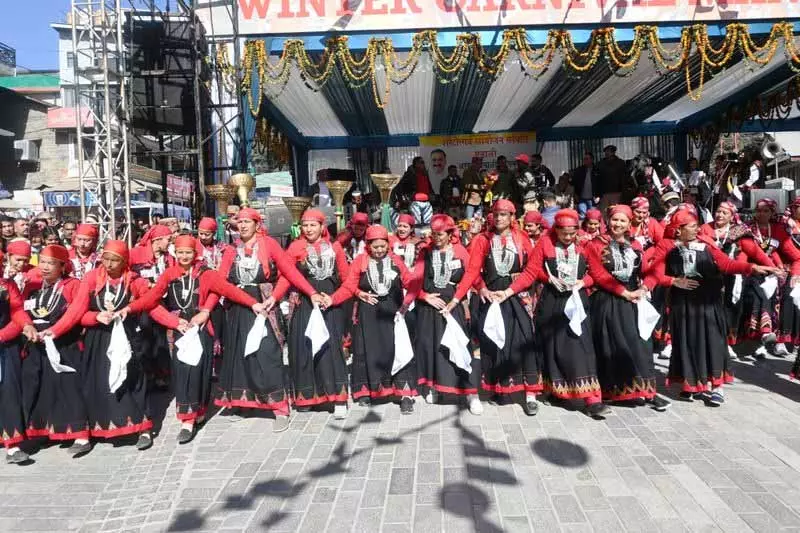 Manali Winter Carnival में 1,500 महिलाओं ने महा नाटी की प्रस्तुति दी Manali Winter Carnival में 1,500 महिलाओं ने महा नाटी की प्रस्तुति दी