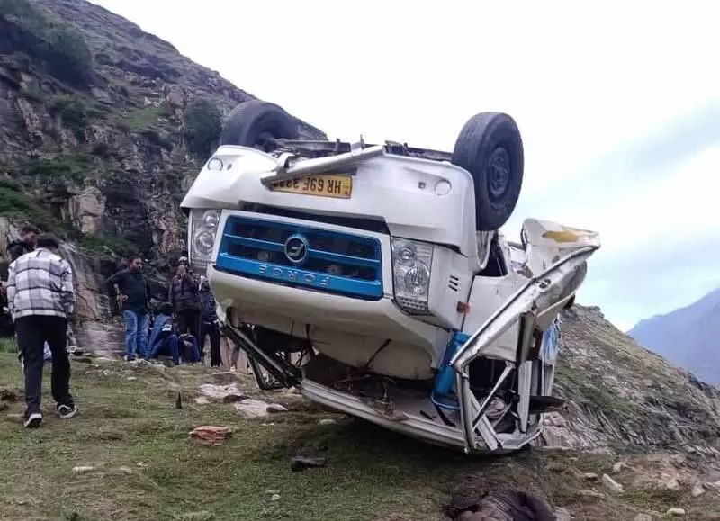Himachal: नेशनल हाईवे पर लंबाई बहुत कम, एक्सीडेंट और मौतों की दर ज़्यादा Himachal: नेशनल हाईवे पर लंबाई बहुत कम, एक्सीडेंट और मौतों की दर ज़्यादा