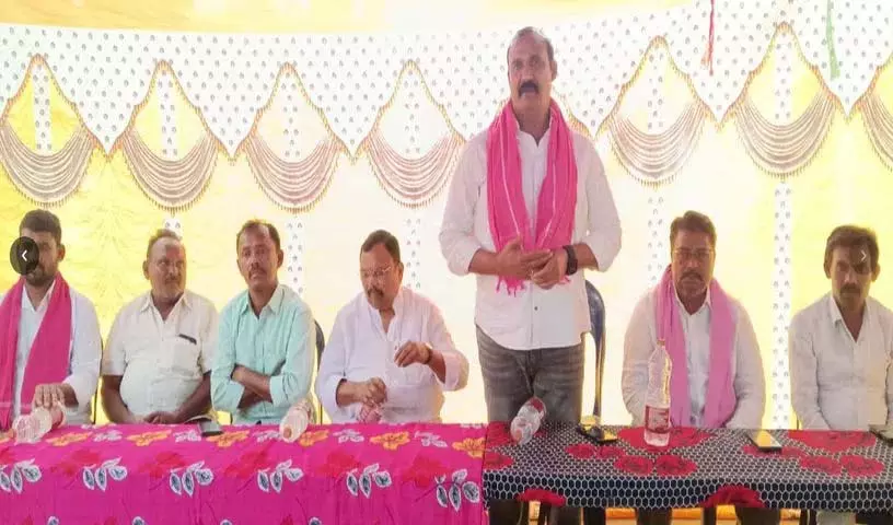कोडाडा के पूर्व विधायक बोल्लम मल्लैया यादव ने नगर पालिका चुनावों में BRS को समर्थन देने की अपील कोडाडा के पूर्व विधायक बोल्लम मल्लैया यादव ने नगर पालिका चुनावों में BRS को समर्थन देने की अपील