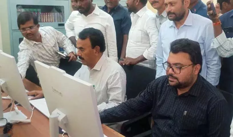 किताबों में सामाजिक बुराइयों को खत्म करने की शक्ति है: Minister Jupally किताबों में सामाजिक बुराइयों को खत्म करने की शक्ति है: Minister Jupally