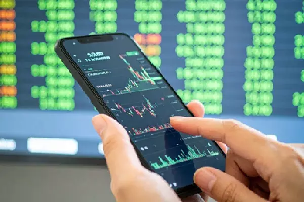 Sensex, Nifty ने तीन दिन की गिरावट का सिलसिला तोड़ा Sensex, Nifty ने तीन दिन की गिरावट का सिलसिला तोड़ा