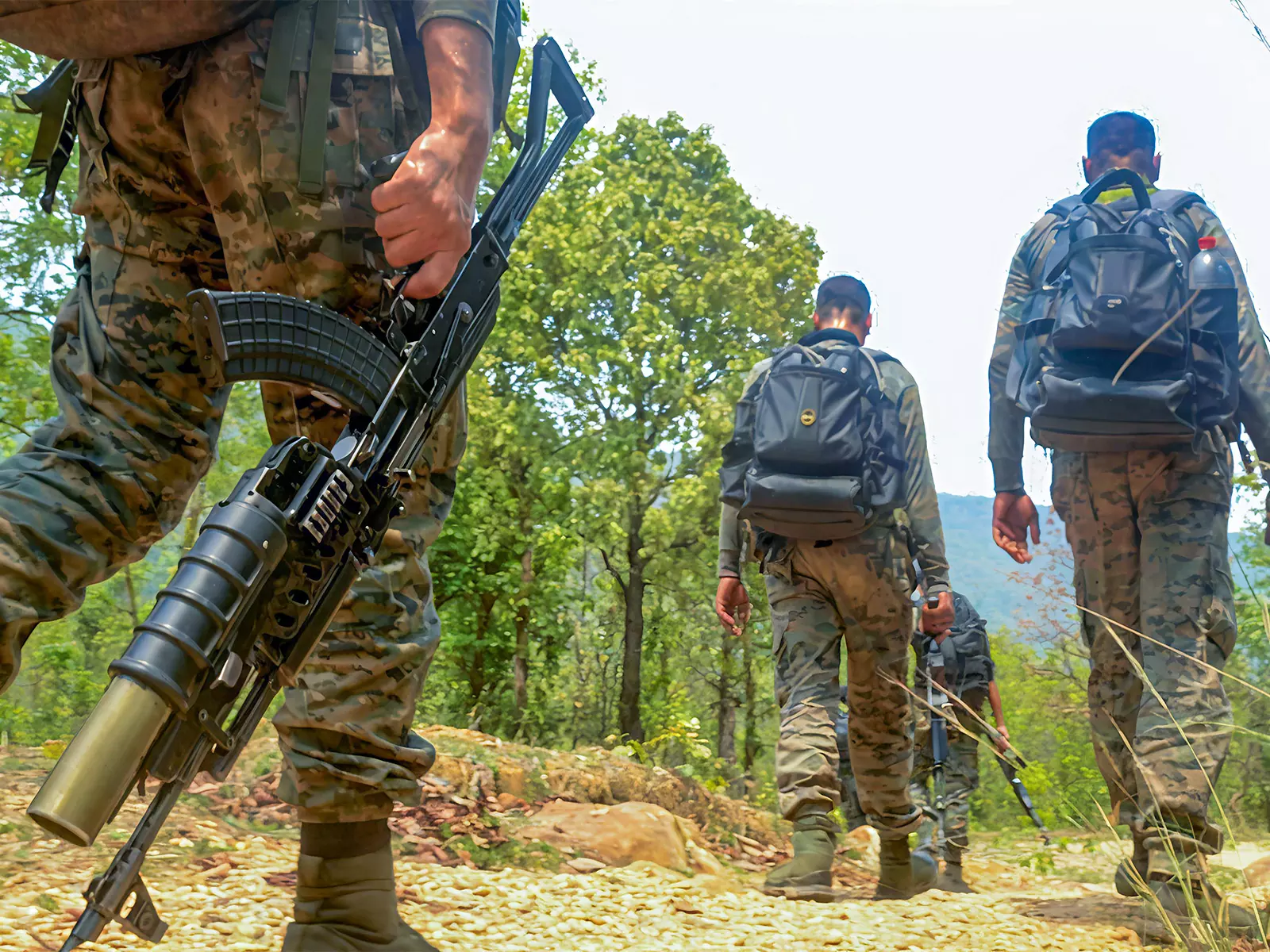 Jharkhand: सारंडा वन क्षेत्र में नक्सलियों और सुरक्षा बलों के बीच मुठभेड़ छिड़ी Jharkhand: सारंडा वन क्षेत्र में नक्सलियों और सुरक्षा बलों के बीच मुठभेड़ छिड़ी