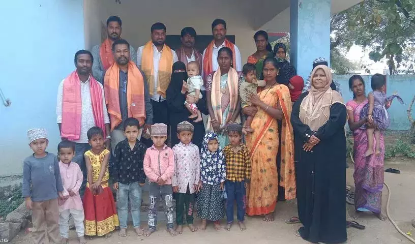 सरपंचों ने Pregnant महिलाओं को सरकारी पौष्टिक भोजन खाने की सलाह दी सरपंचों ने Pregnant महिलाओं को सरकारी पौष्टिक भोजन खाने की सलाह दी