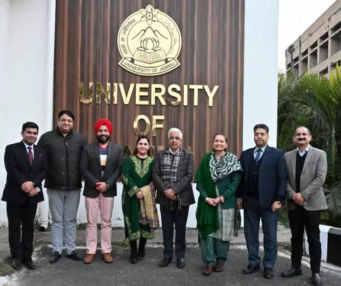JU Alumni एसोसिएशन ने नए पदाधिकारियों का चुनाव किया, प्रोफेसर नीलू रोहमेत्रा अध्यक्ष बनीं JU Alumni एसोसिएशन ने नए पदाधिकारियों का चुनाव किया, प्रोफेसर नीलू रोहमेत्रा अध्यक्ष बनीं