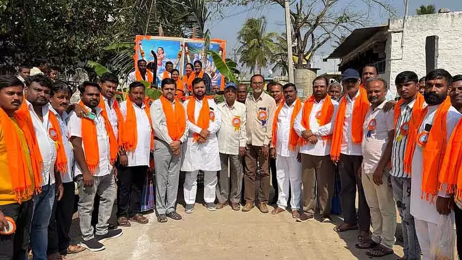 अज्ञान के अंधकार को दूर करने वाला सच्चा आश्रय: K. Raghavendra Rao अज्ञान के अंधकार को दूर करने वाला सच्चा आश्रय: K. Raghavendra Rao