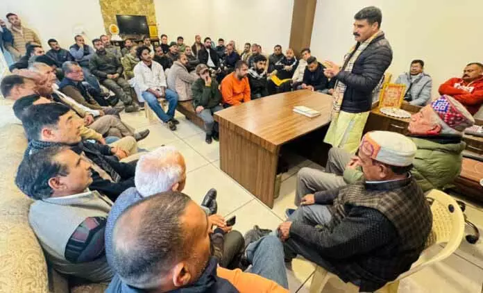 Pawan Khajuria ने बाढ़ प्रभावित परिवारों को मुआवजा बांटने में तेजी लाने की मांग की Pawan Khajuria ने बाढ़ प्रभावित परिवारों को मुआवजा बांटने में तेजी लाने की मांग की
