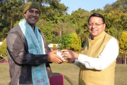 Dehradun: जुबिन नौटियाल ने सीएम धामी से की औपचारिक भेंट Dehradun: जुबिन नौटियाल ने सीएम धामी से की औपचारिक भेंट