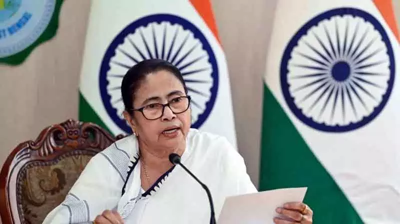 Mamata Banerjee का चुनाव आयोग पर सीधा वार: EC छीन रहा है वोटरों की शक्ति Mamata Banerjee का चुनाव आयोग पर सीधा वार: EC छीन रहा है वोटरों की शक्ति