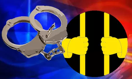 तिरुवनंतपुरम में पत्नी और सास की आत्महत्या के मामले में लेक्चरर गिरफ्तार तिरुवनंतपुरम में पत्नी और सास की आत्महत्या के मामले में लेक्चरर गिरफ्तार